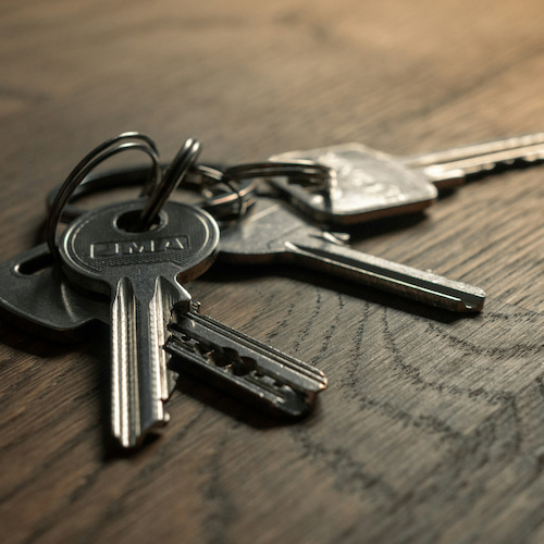 customers keys on a table